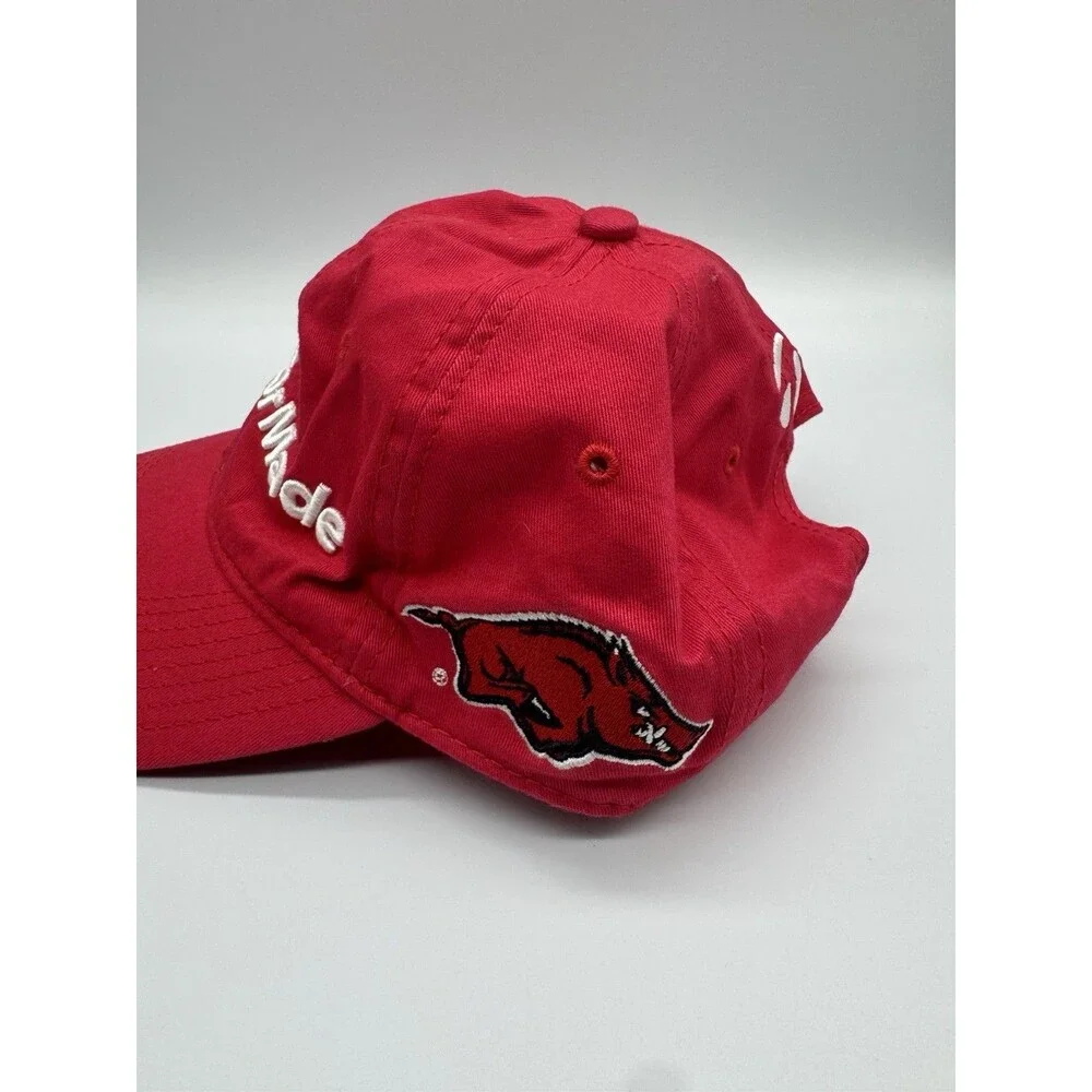 TaylorMade Arkansas Razorbacks Hat Southern Oaks Country Club 2011 Red Golf Cap